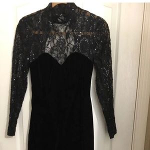 After Five  Black Velvet Gown Womens Vintage Low Back Size 4  Lace Sequin E U C